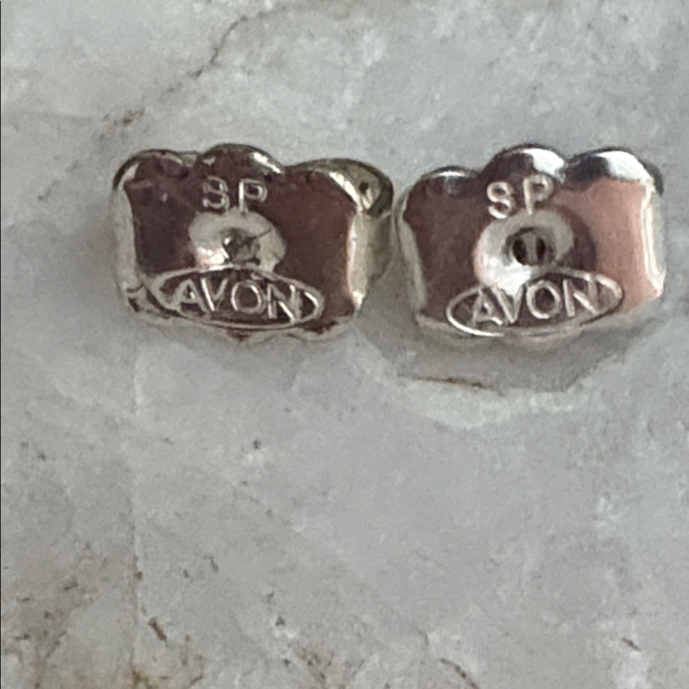 Vintage 2005 Avon Snowflake Stud Earrings Dimensional Silver Rhinestone NIB - Picture 7 of 10
